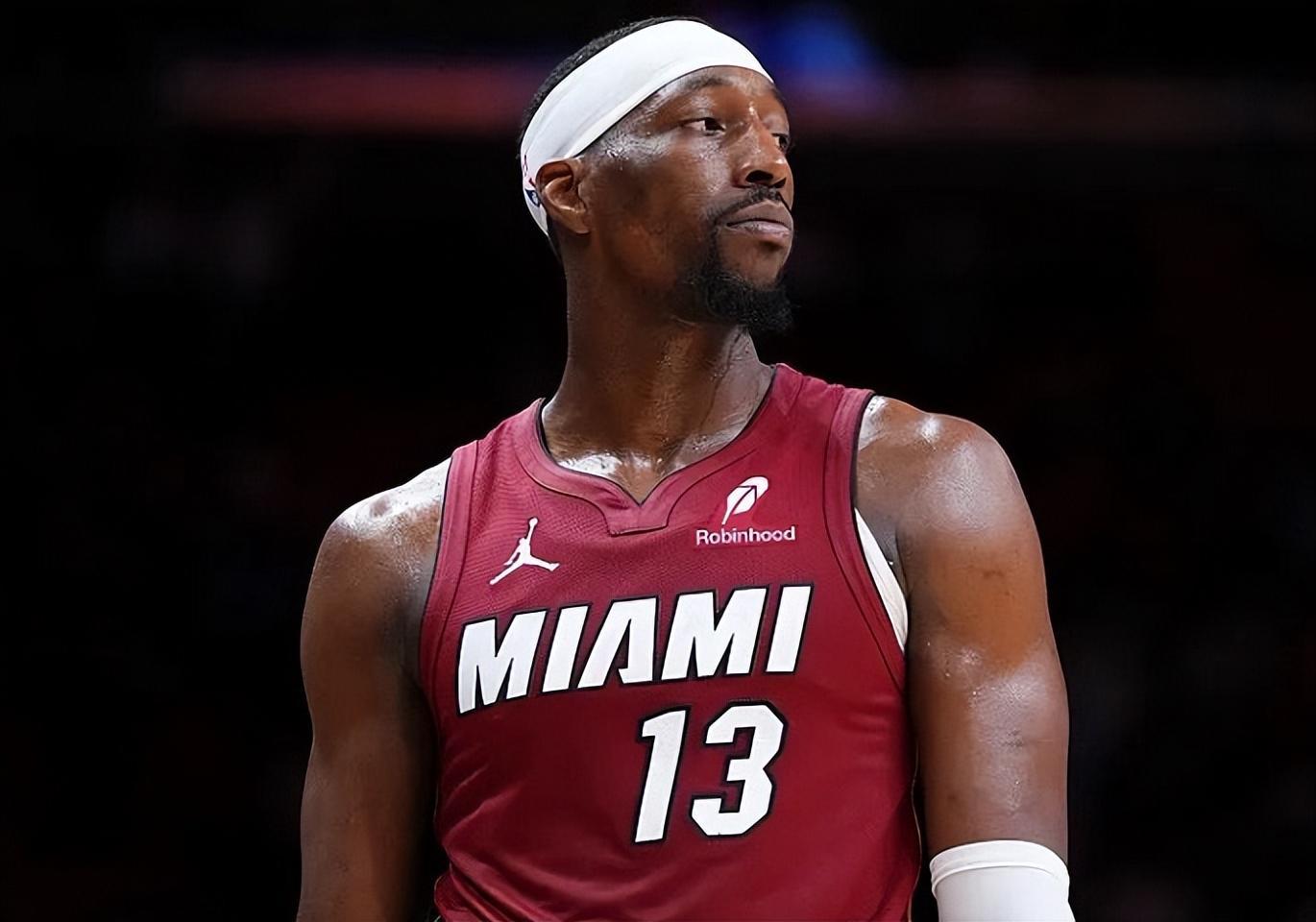 开云官网-32分10助！三分球8中8！历史首人！CBA弃将创造NBA奇迹